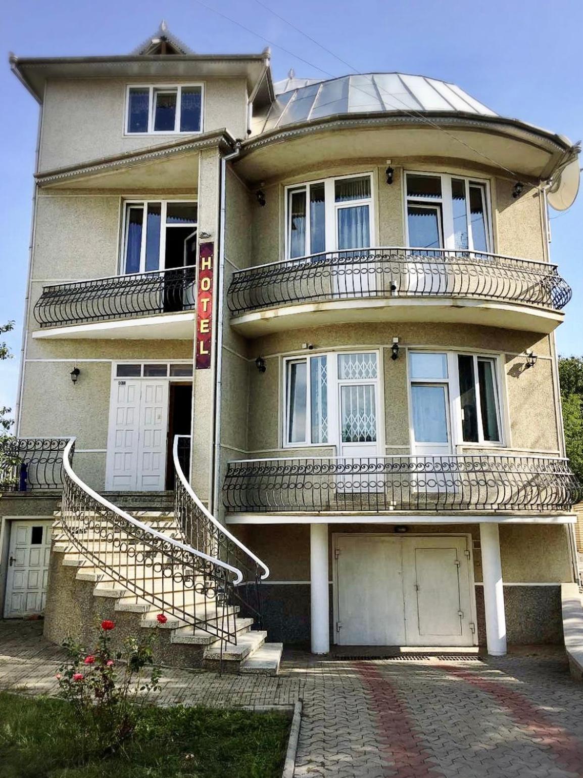 Mini-Hotel Sakvoyage Chernivtsi Exterior foto